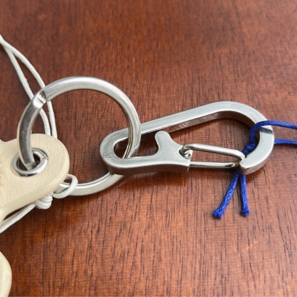 New Burberry leather bishop chess charm / key holder - Picture 2 of 13